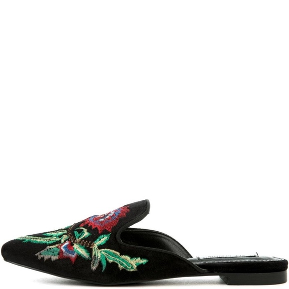 Cape Robbin Black Floral Embroidered Slip On Mules - Picture 5 of 5